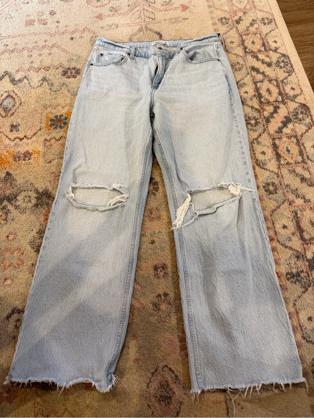 Abercrombie & Fitch Women’s High-Rise 90s relaxed Jeans
